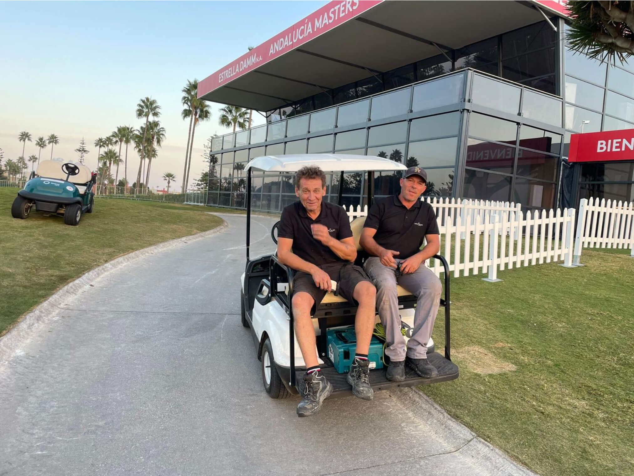 Instaladores Look&Loo em campo de golfe